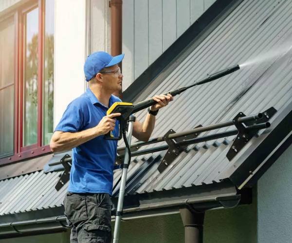 Roof-Cleaning-Manchester