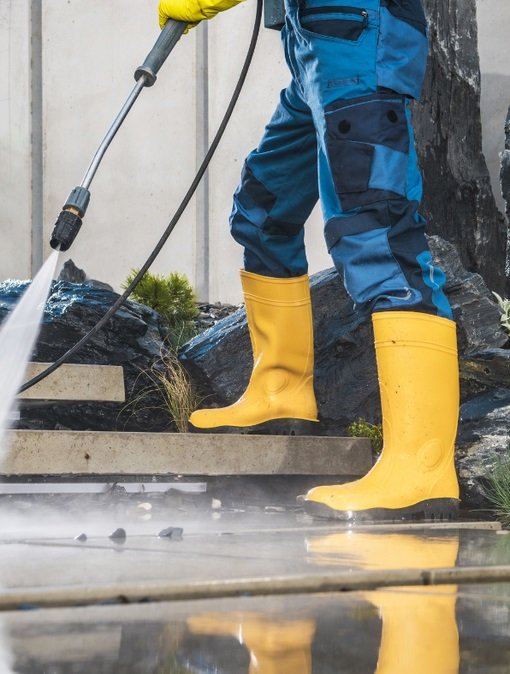 Pressure Washing Facility Management-Company (1)