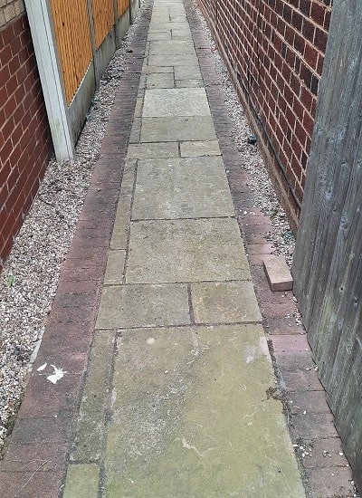 Patio cleaning case 03 before (Bristol)