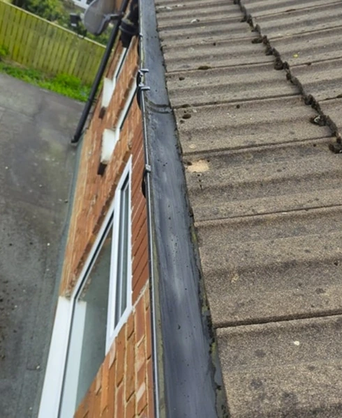 Gutter cleaning job 03 after (Bristol)