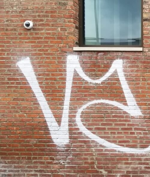 Graffiti removal job 04 before (Bristol)